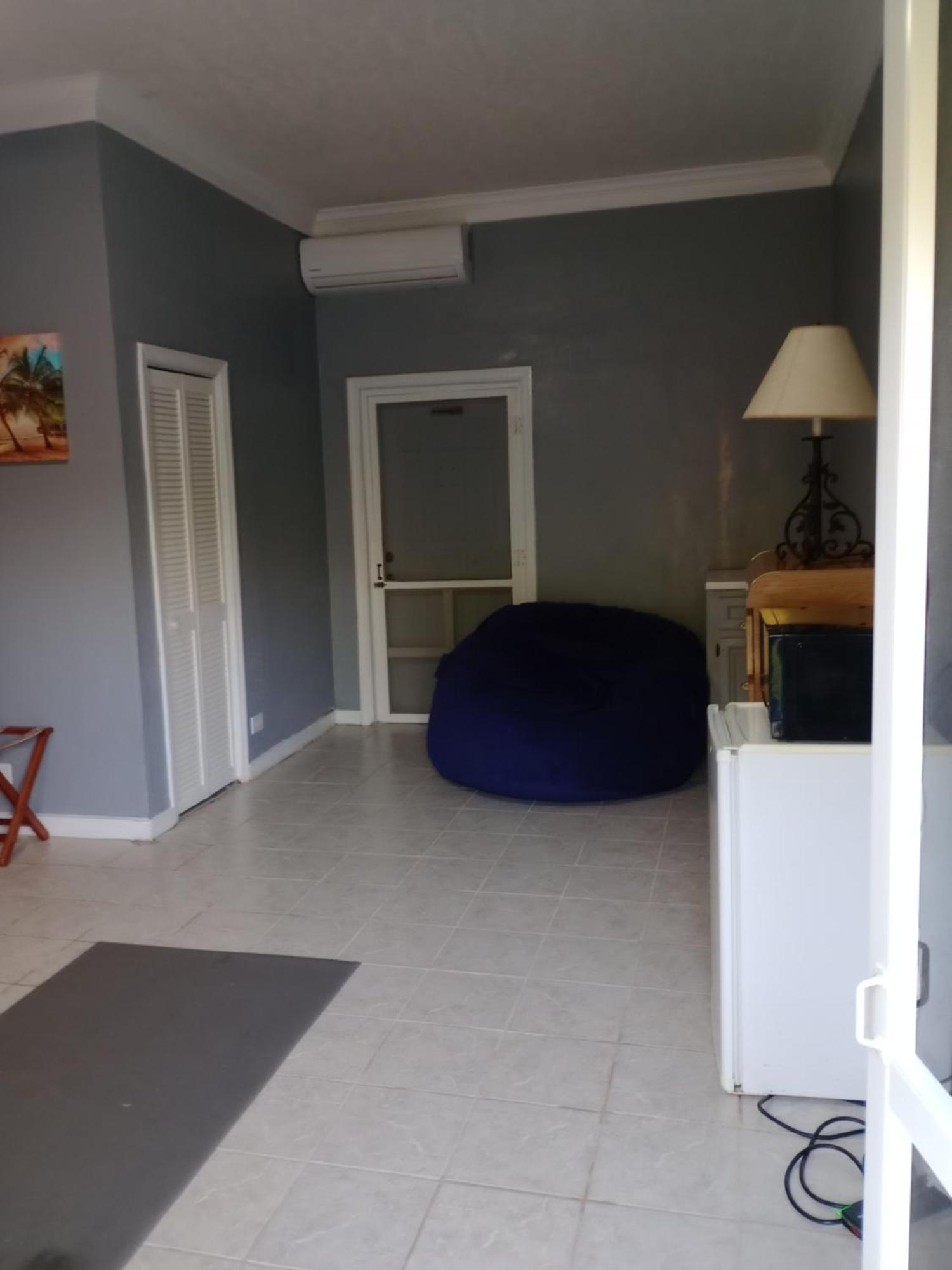 Surfers Manor Motel Gregory Town Bagian luar foto