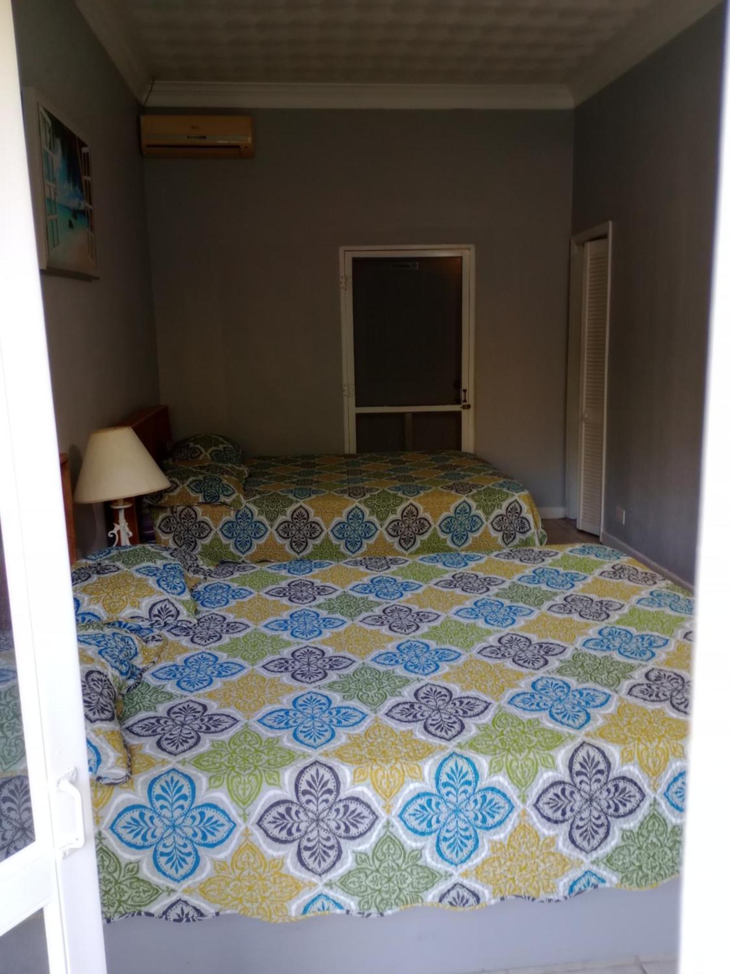 Surfers Manor Motel Gregory Town Bagian luar foto