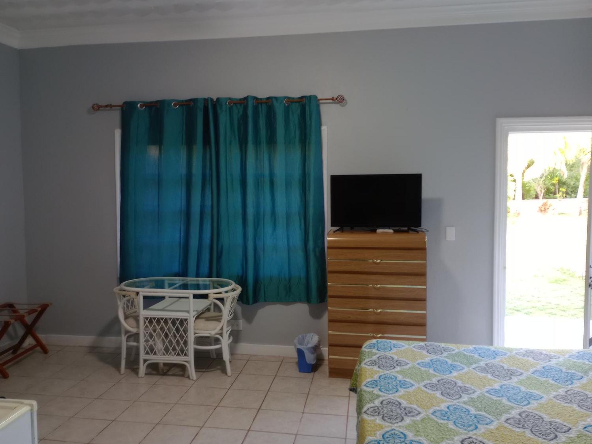 Surfers Manor Motel Gregory Town Bagian luar foto