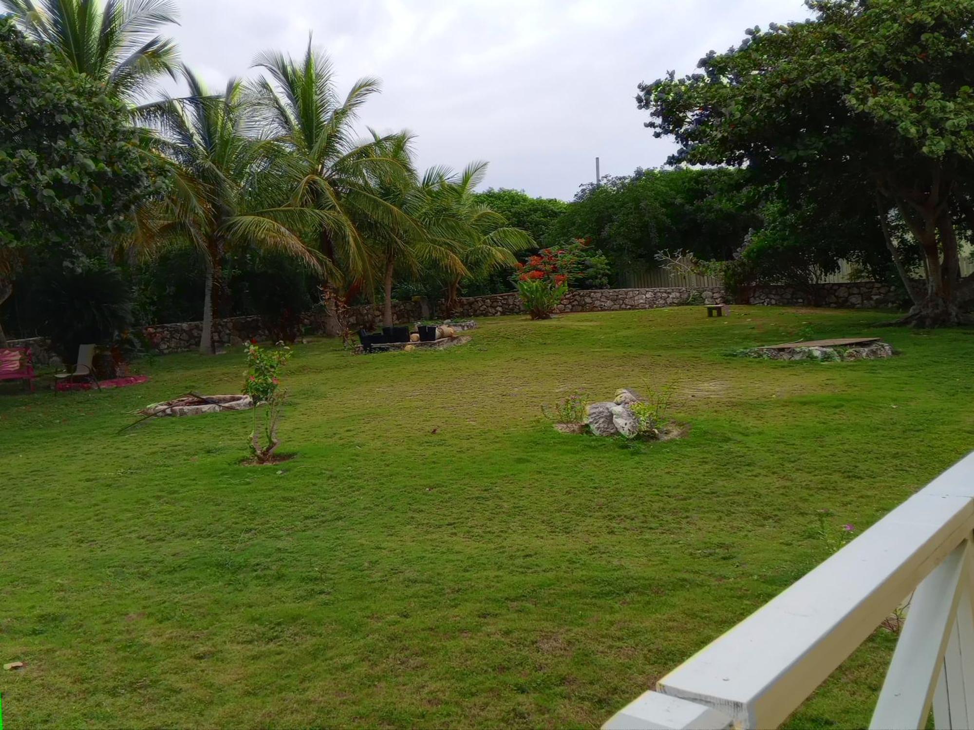 Surfers Manor Motel Gregory Town Bagian luar foto