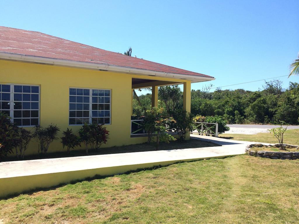 Surfers Manor Motel Gregory Town Bagian luar foto